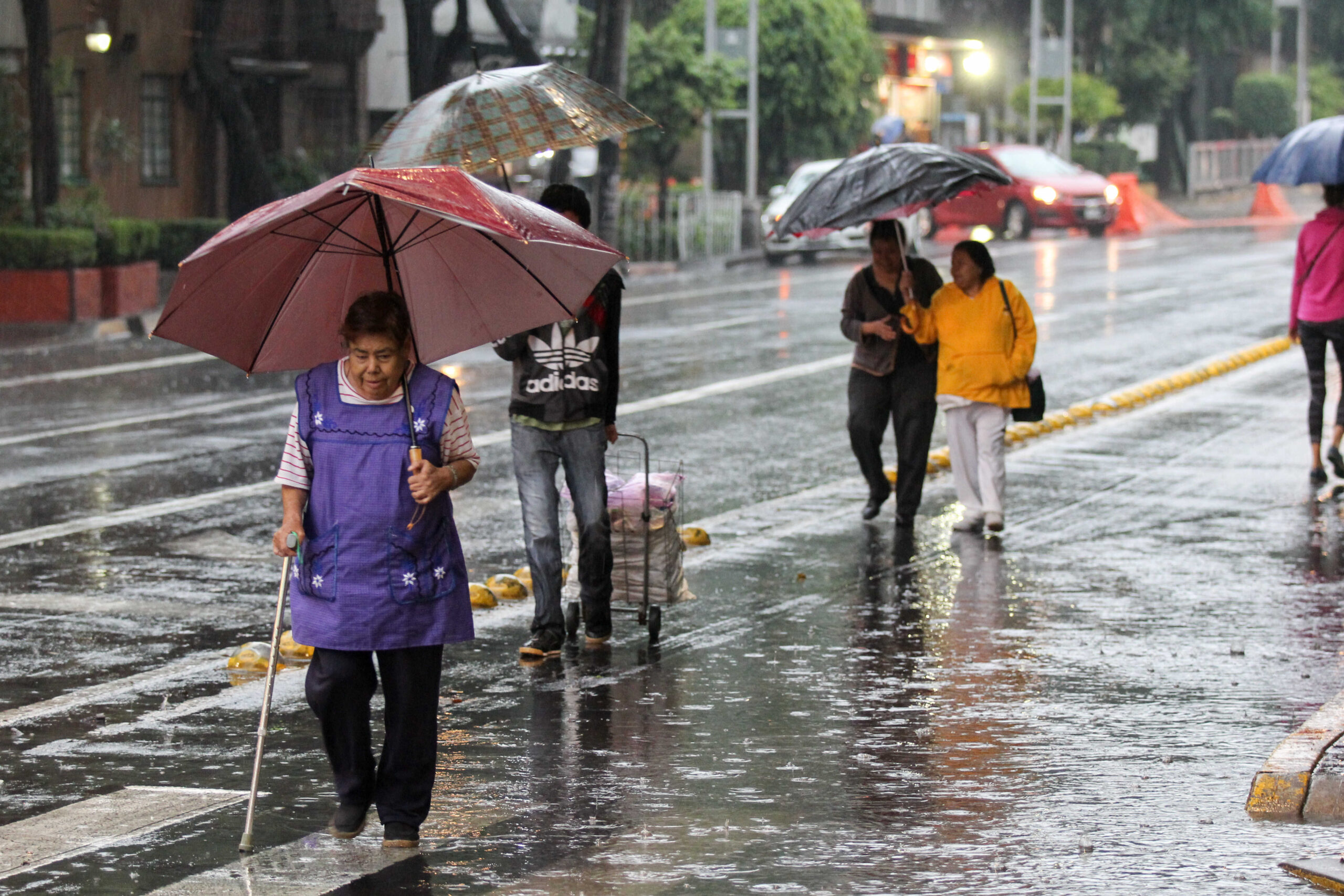 Activan alerta amarilla en toda la CDMX por fuertes lluvias y posible granizo